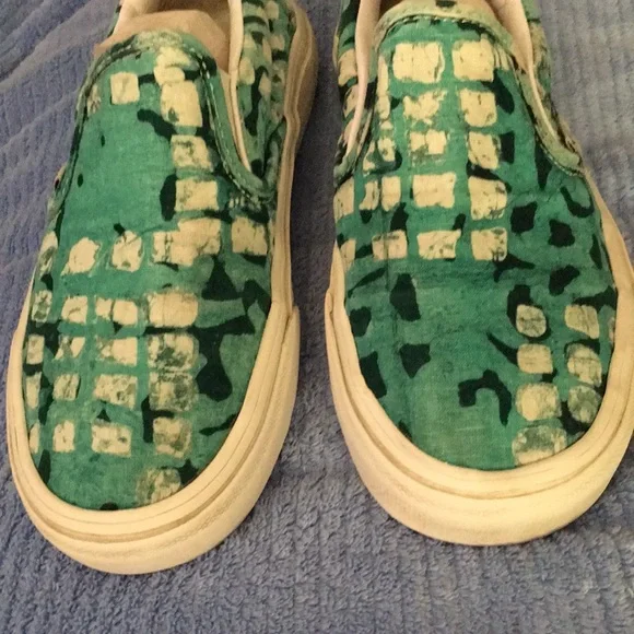 Vans Della Green size 7.5 woman/ 6 man. You will need a foot liner/ Dr. Schoales - Picture 10 of 15
